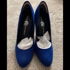 R&R Gwen Blue Pumps - NWT